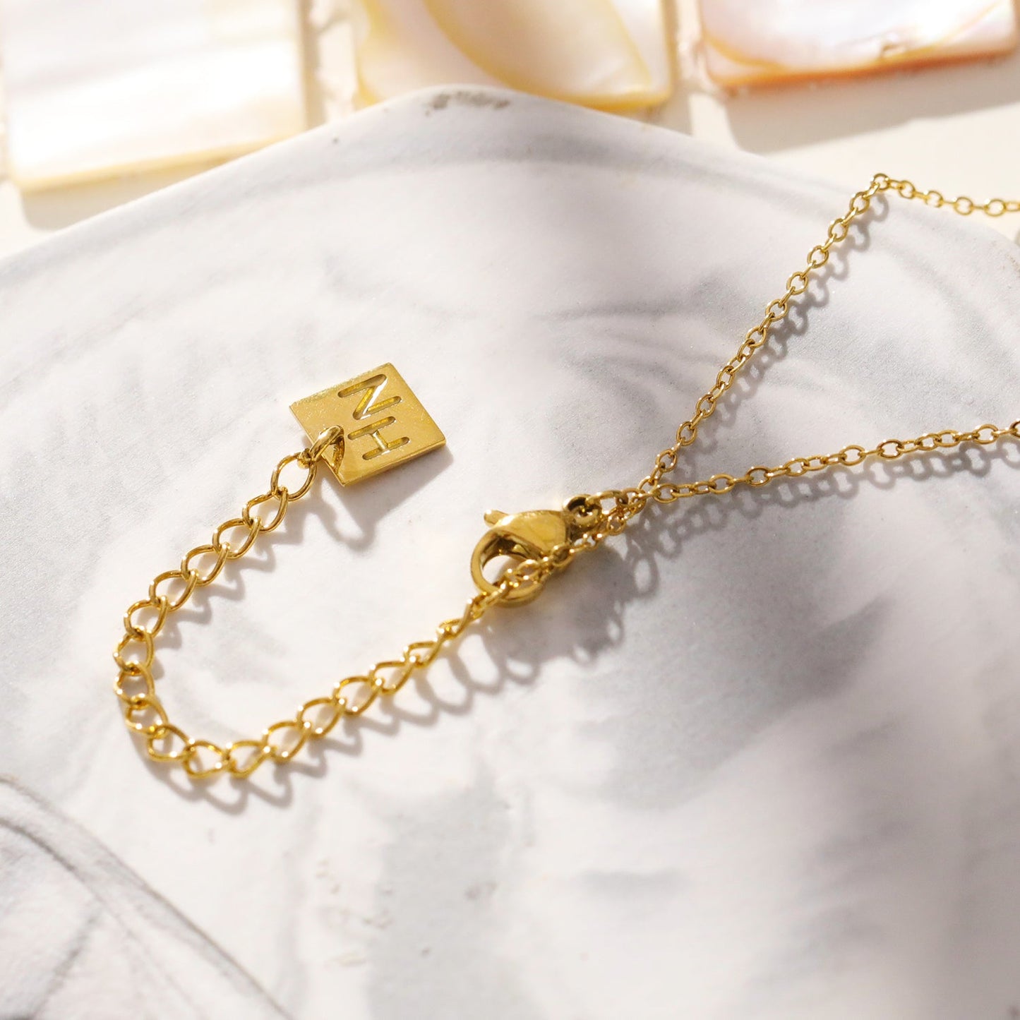 Style BUCKIE: Multi Pendant Zirconia Chain Necklace