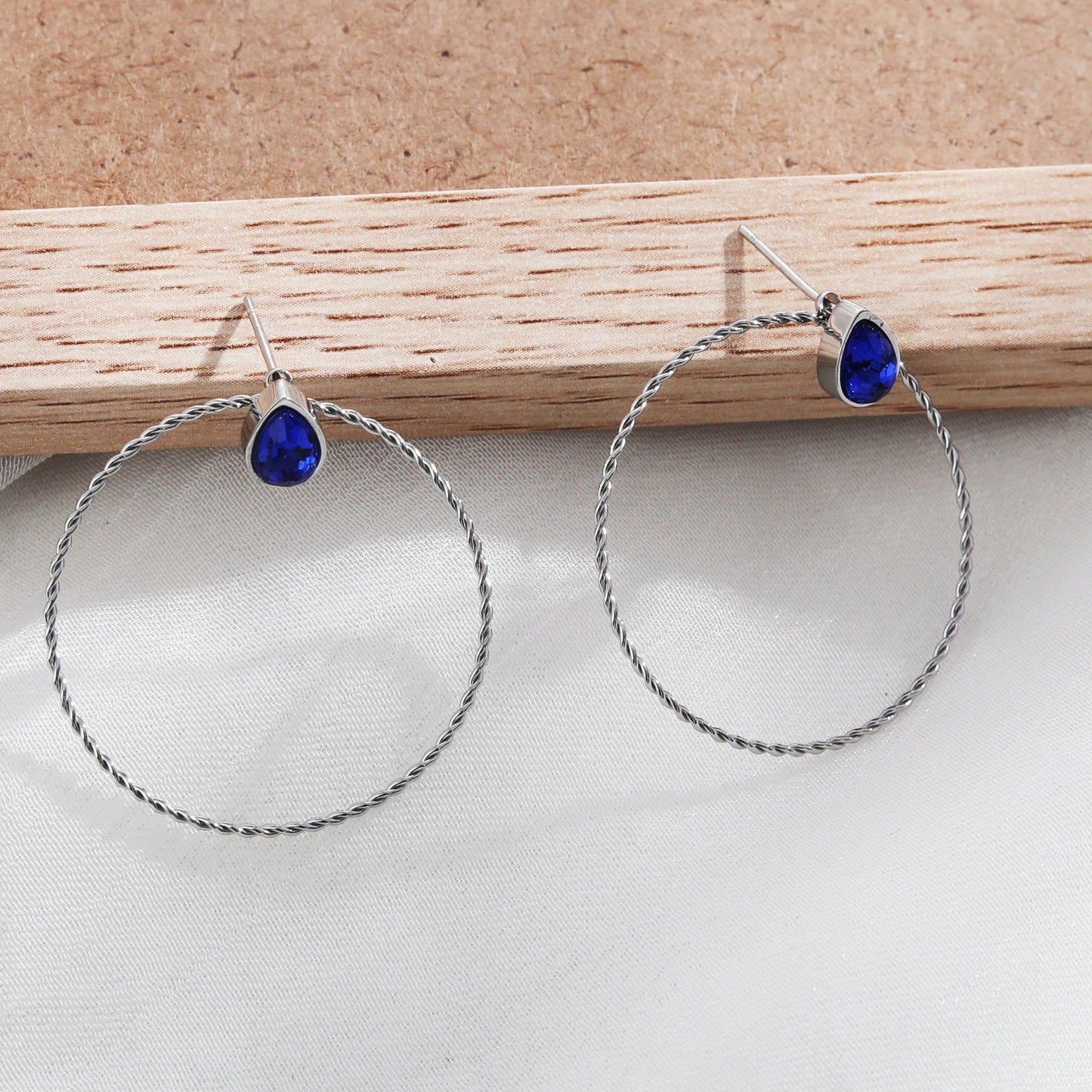 ALLORA Hoop Earrings