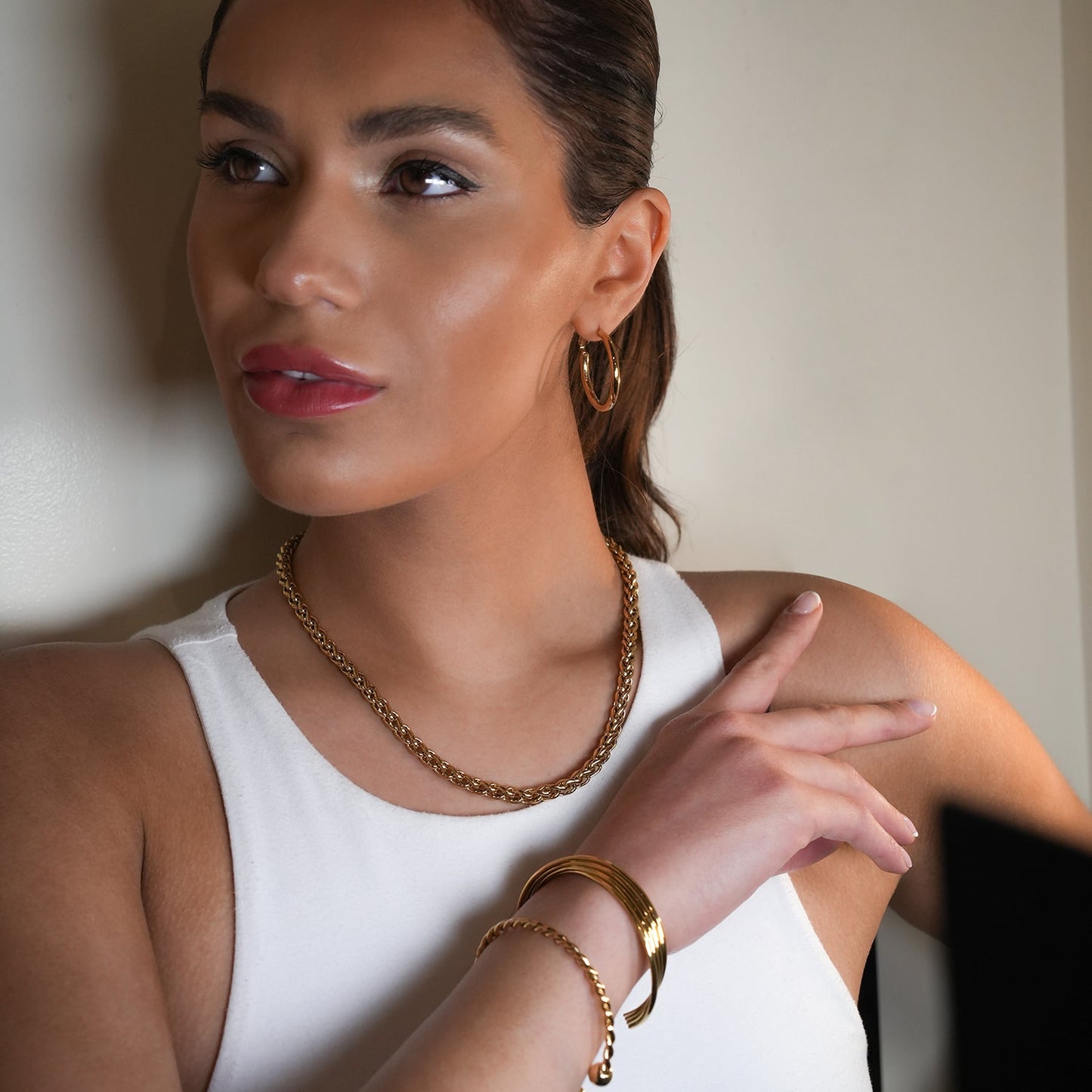 Style ABBOT: Interwoven Oval Hoop Chunky Necklace