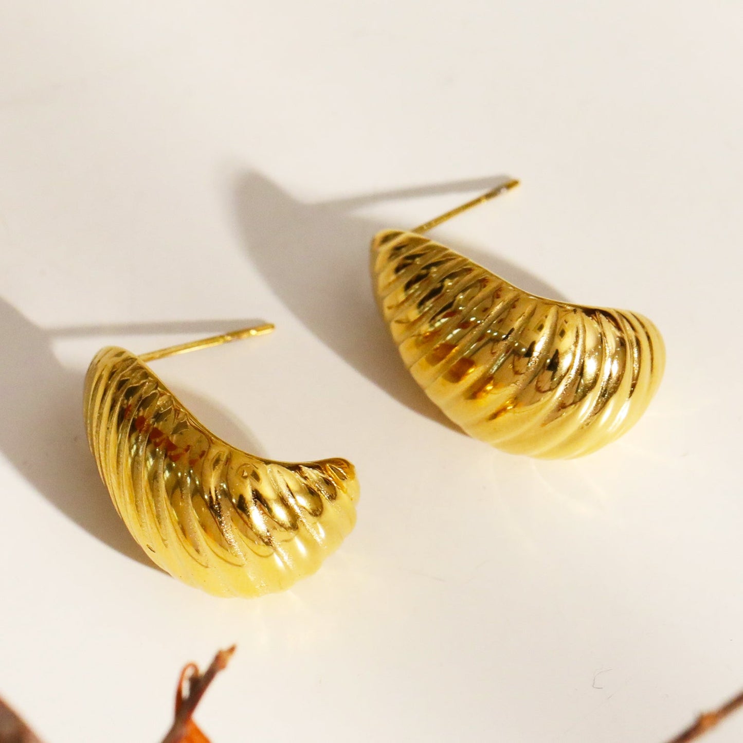 ADIRANA: Teardrop Beauty - Textured Lines Stud Earrings