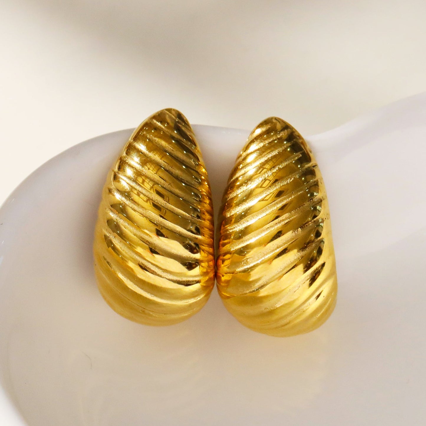 ADIRANA: Teardrop Beauty - Textured Lines Stud Earrings