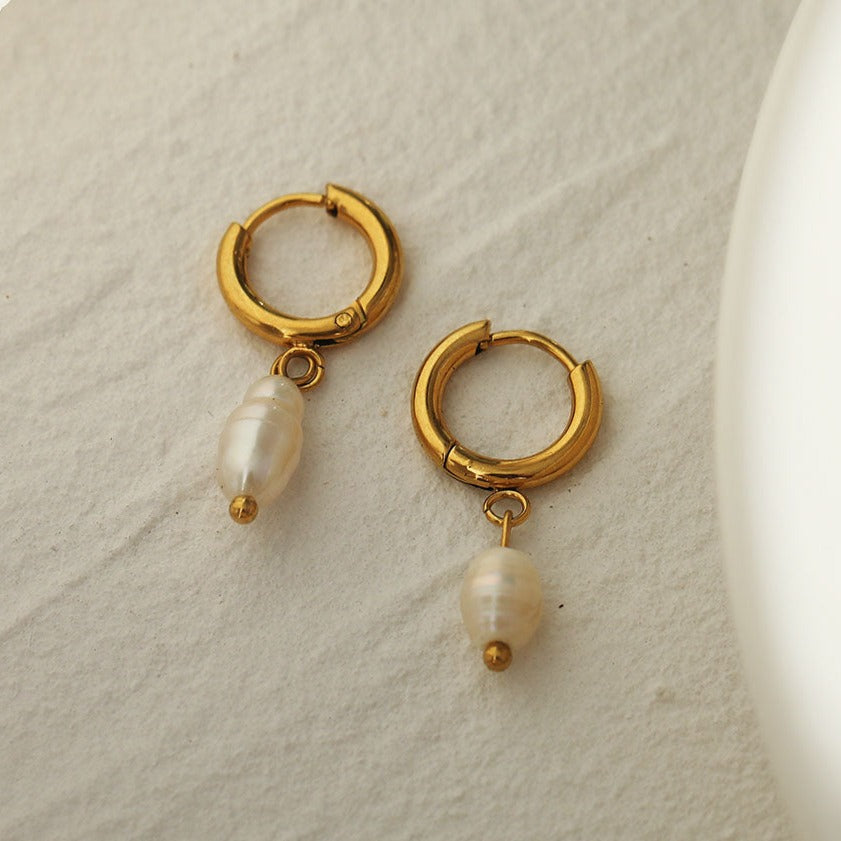 ALEX Gold: Mini Hoop Earrings with Natural Freshwater Pearl Charm – Elegance in Every Detail