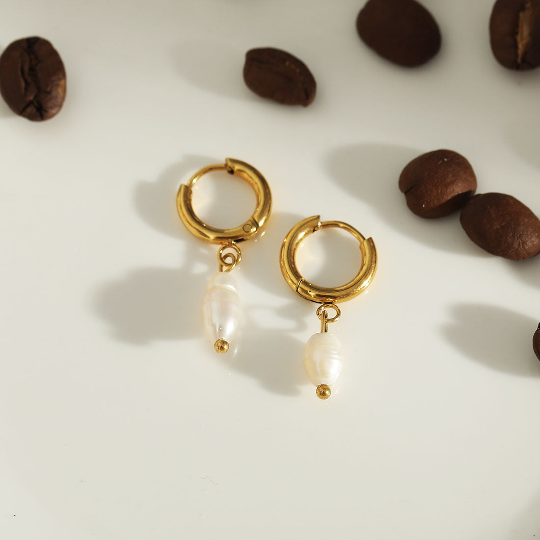 ALEX Gold: Mini Hoop Earrings with Natural Freshwater Pearl Charm – Elegance in Every Detail