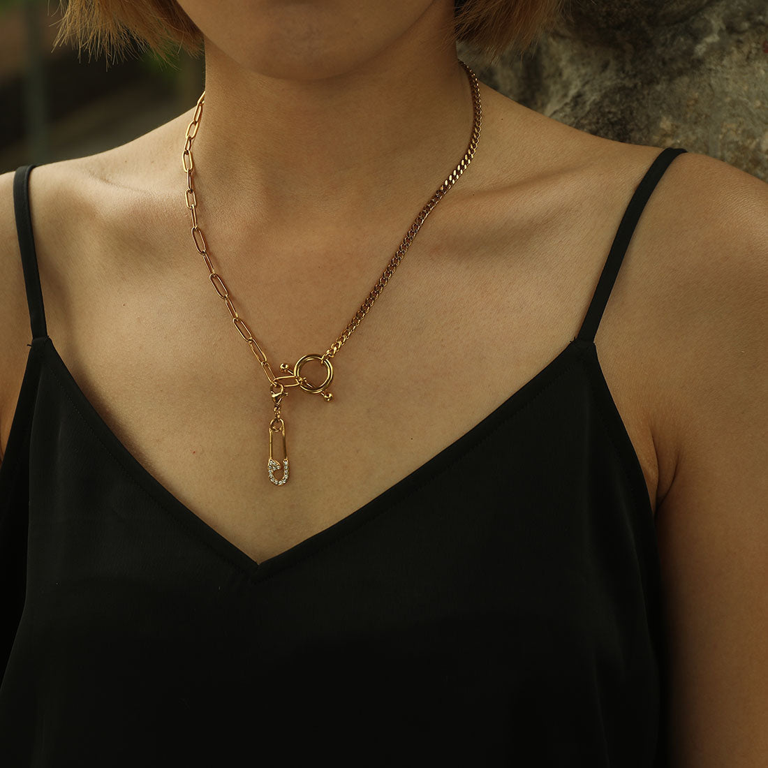 AVERY Charm Necklace Gold