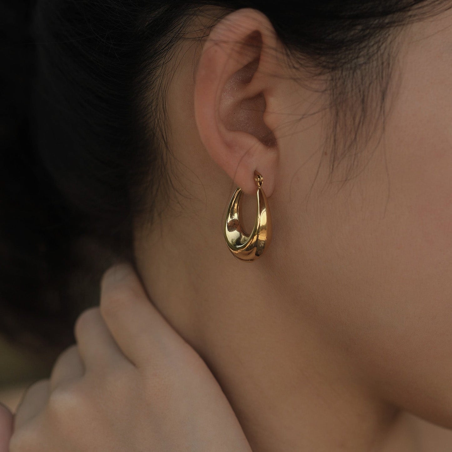 ARINA Chunky Shaped Hoops Gold