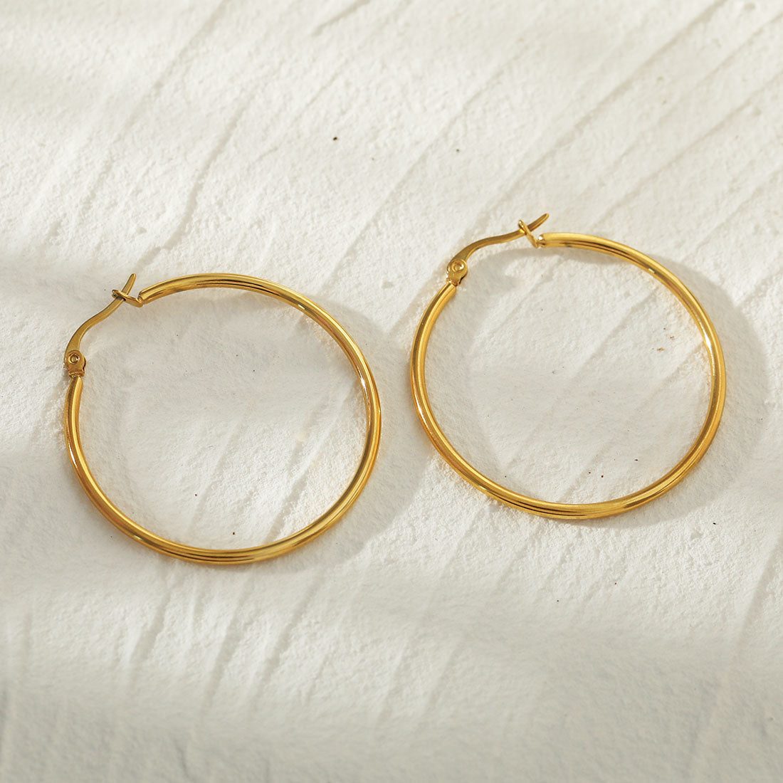 Style BIANCA Gold: Classic Essential Everyday Basic Round Gold Hoops. Available in 7 Sizes - 1cm to 6cm