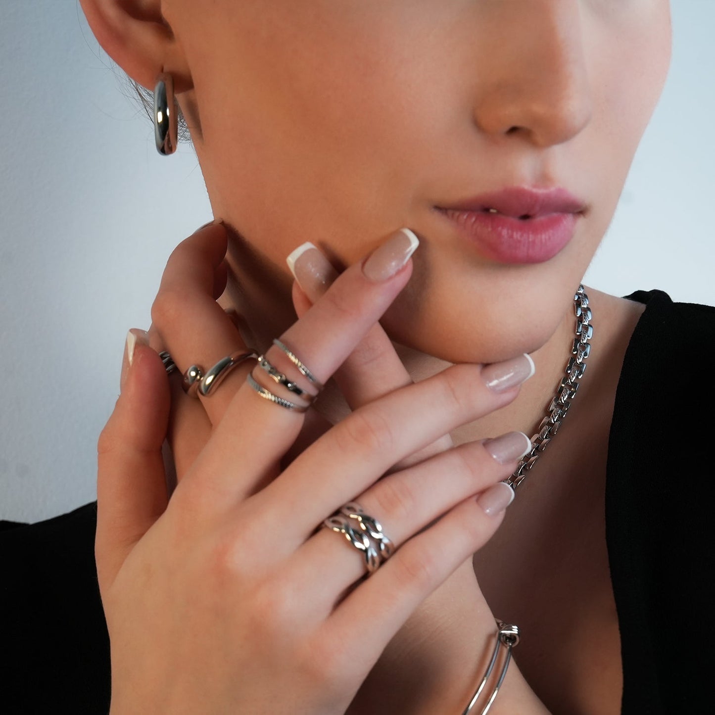 BLYDE Silver (White Gold): Semi-Wide Essential Hoop Earrings (2.5cm)