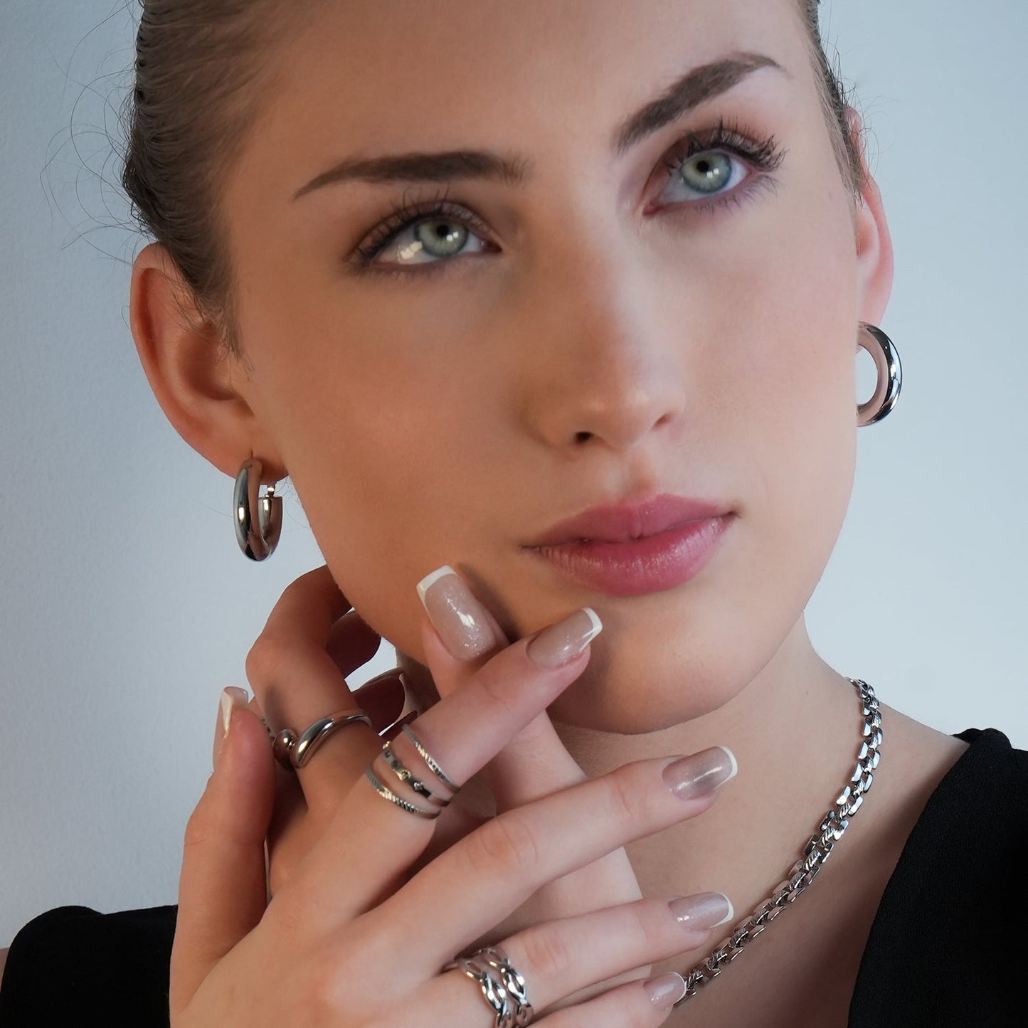 BLYDE Silver (White Gold): Semi-Wide Essential Hoop Earrings (2.5cm)