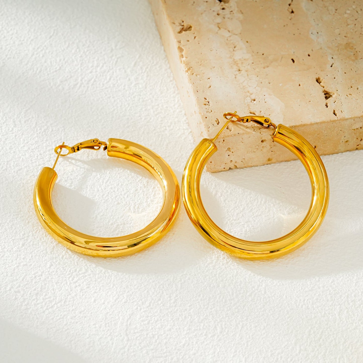 BOBOYI Gold: Mid Width Smooth Finish Effortless Day-to-Night Hoops