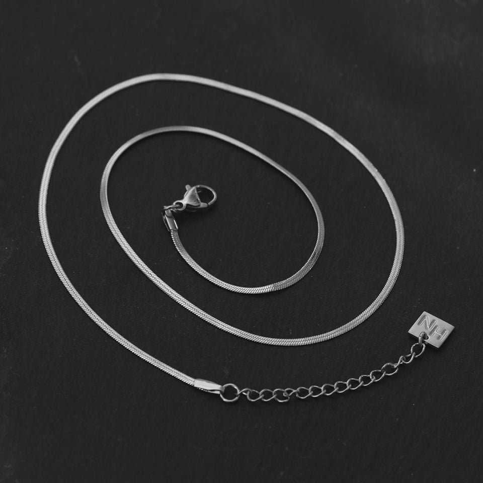 CATANIA: Snake Skin Textured Silver Chain Necklace