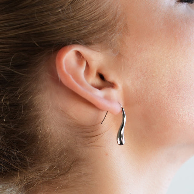 Style CORNING Silver (White Gold): Tadpole-Shaped Earrings – Unique Elegance with a Playful Twist