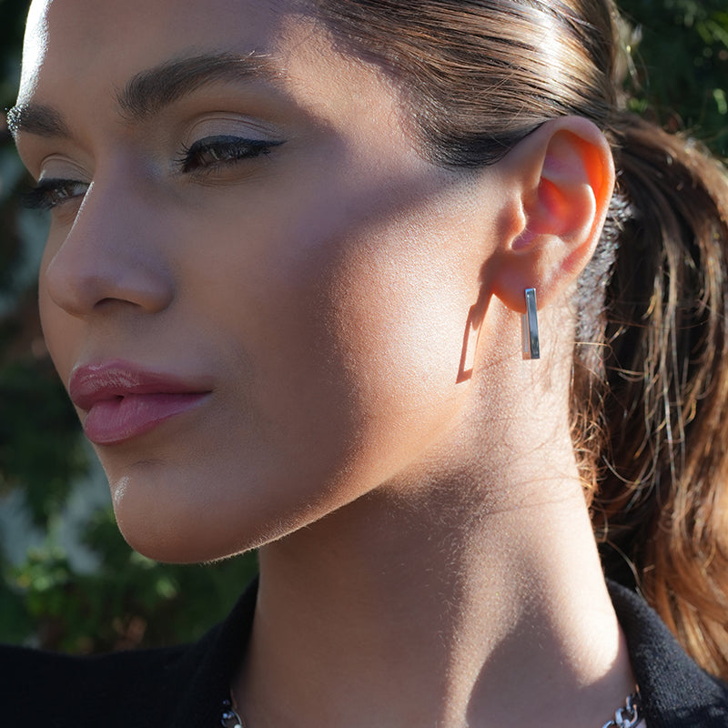 Style DELILAH: Rectangular Mini Hoop Earrings in Silver
