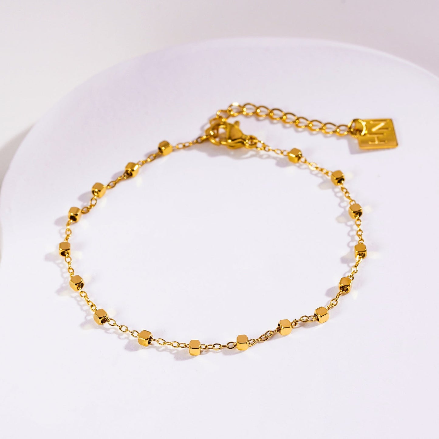 DEMELZA Gold: Essential Daily Bracelet with Delicate Square Beads