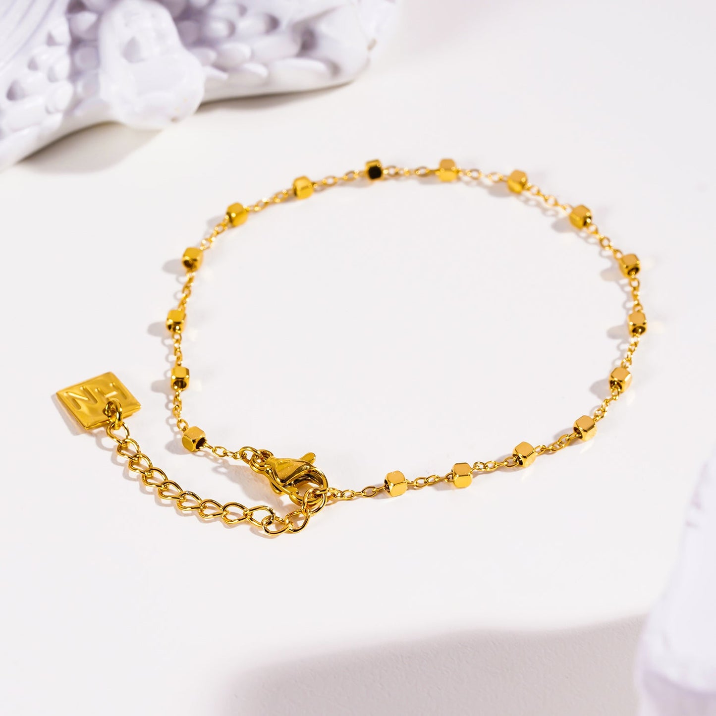 DEMELZA Gold: Essential Daily Bracelet with Delicate Square Beads
