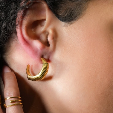 Style DOLCEDA: Art Deco Styled Geometric Hoop Earrings