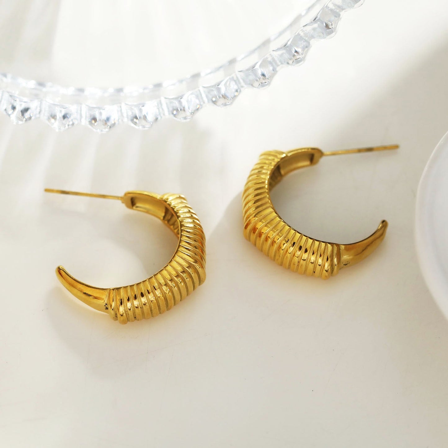 Style DOLCEDA: Art Deco Styled Geometric Hoop Earrings