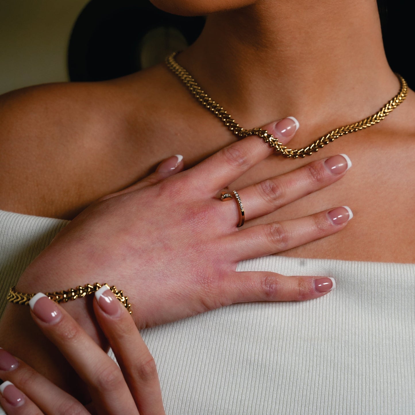 FRANKIE:  Vintage-Inspired Linked Abstract Crest Chain Necklace