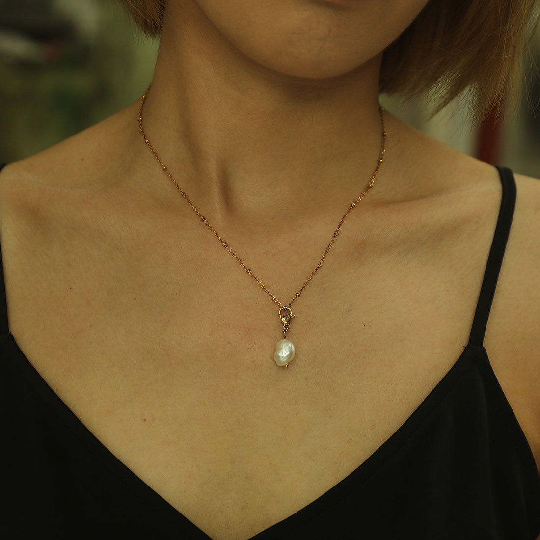 AVERY Charm Necklace Gold