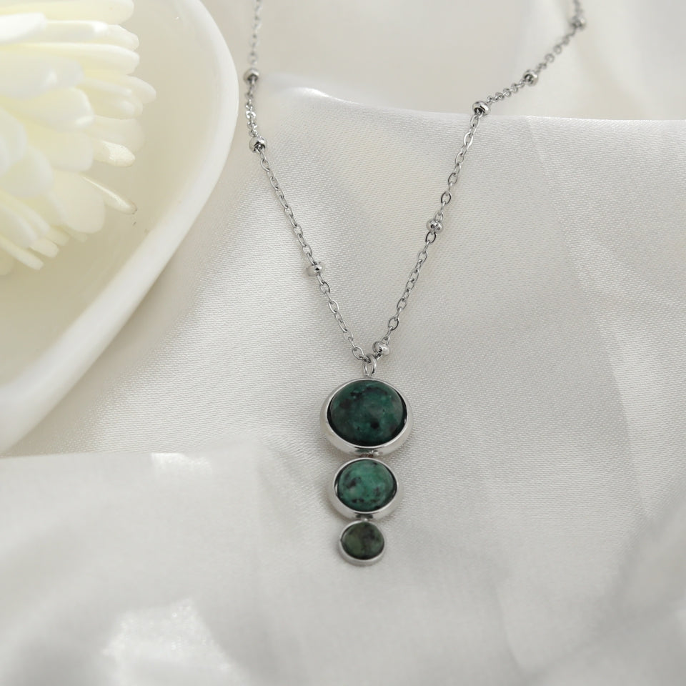 INDY: 3-Stone Pendant Silver Necklace