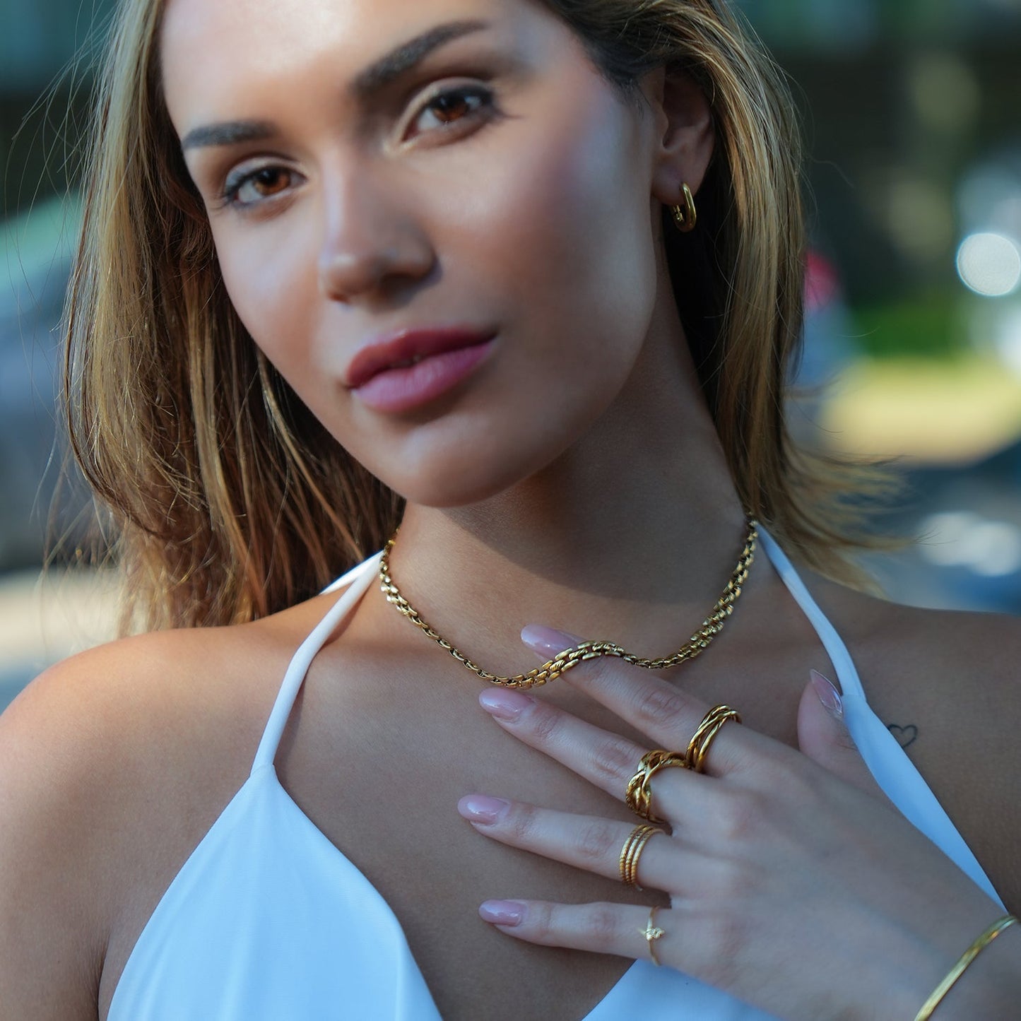 Style KOVVUR: Retro Twin Chain Necklace in Gold