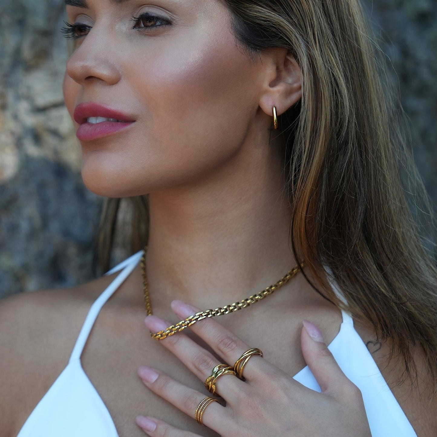 Style KOVVUR: Retro Twin Chain Necklace in Gold