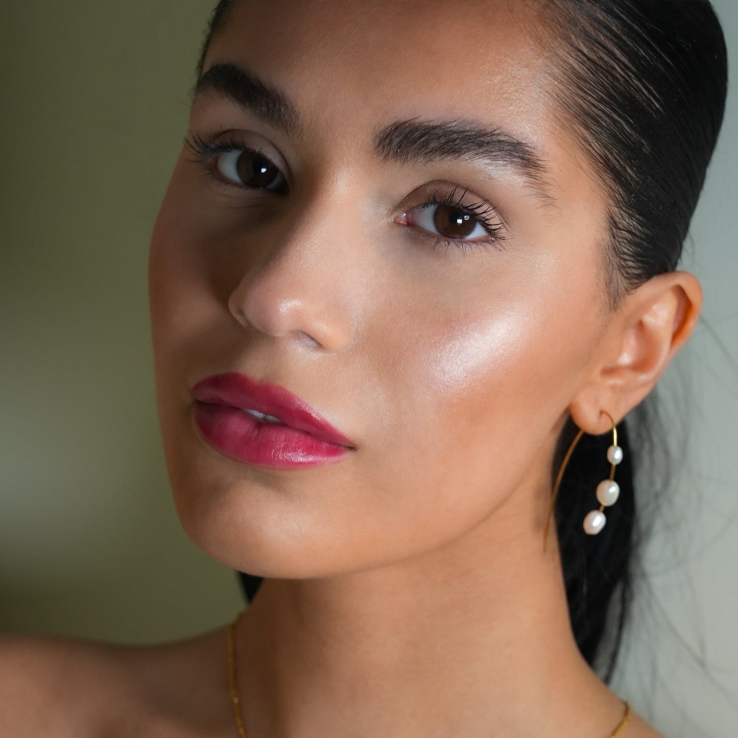 Style: LISANNE: Geometric Shaped Modernist Hoop Earring with a Trio of Fresh-Water Pearls