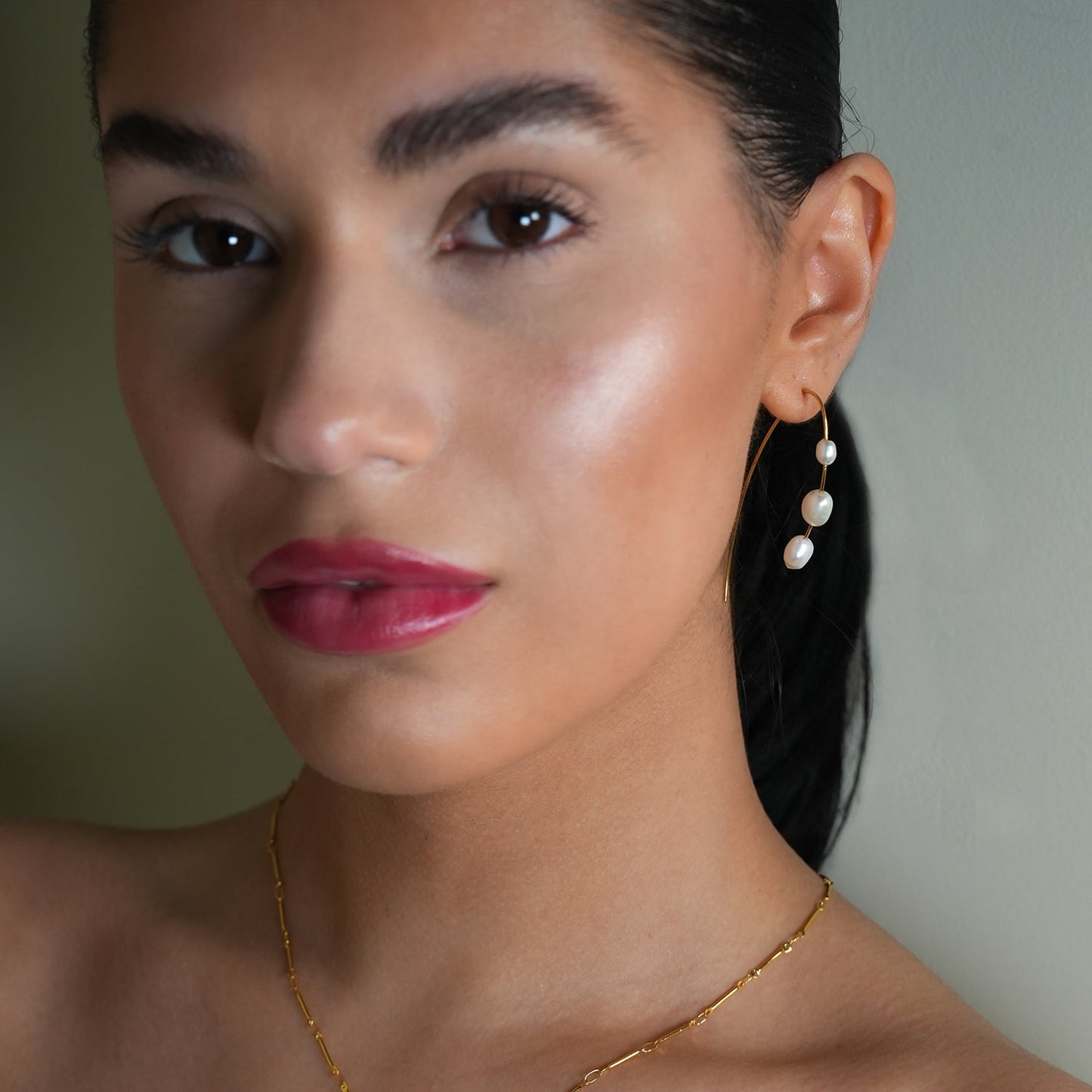 Style: LISANNE: Geometric Shaped Modernist Hoop Earring with a Trio of Fresh-Water Pearls