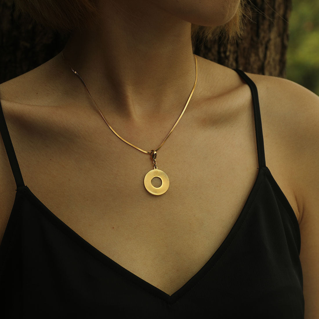 AVERY Charm Necklace Gold