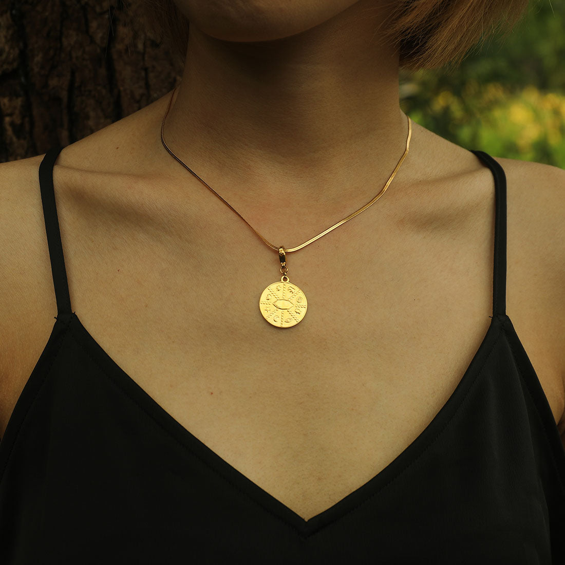 AVERY Charm Necklace Gold