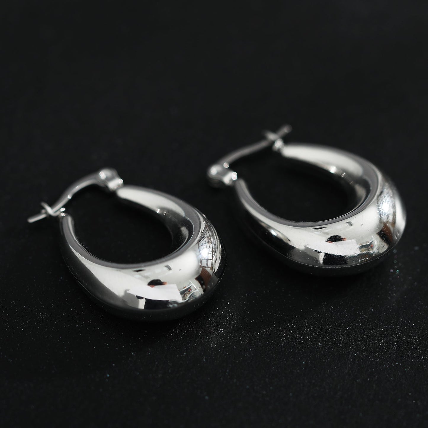ARINA Chunky Shaped Hoops Silver