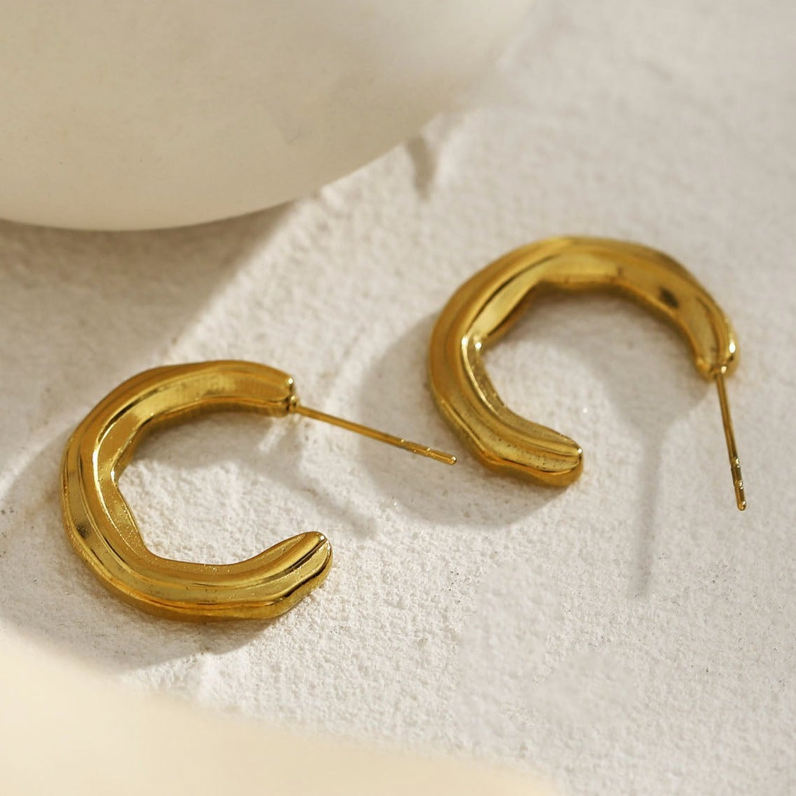 BACOLA: Sculptured Lines Hoop Earrings