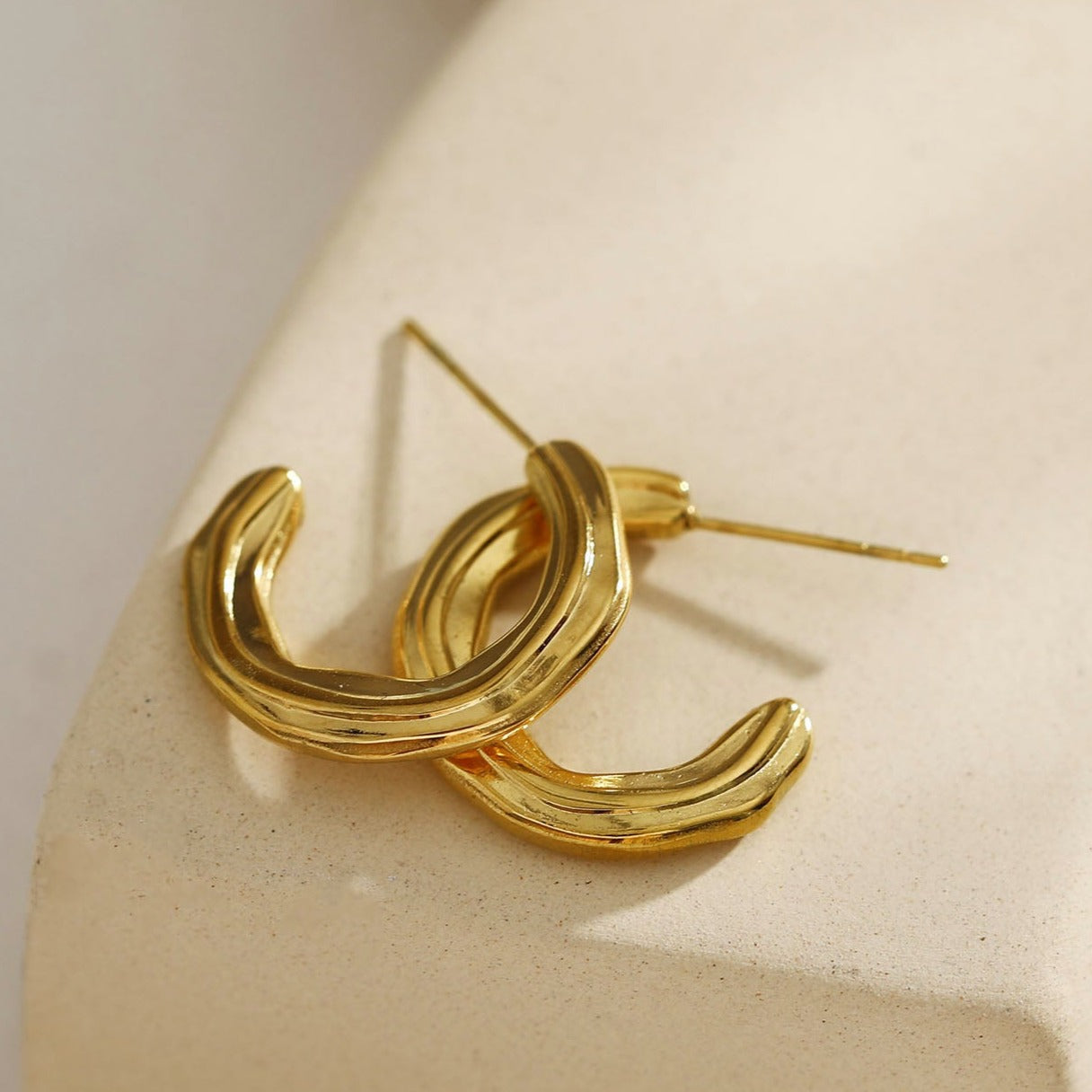 BACOLA: Sculptured Lines Hoop Earrings