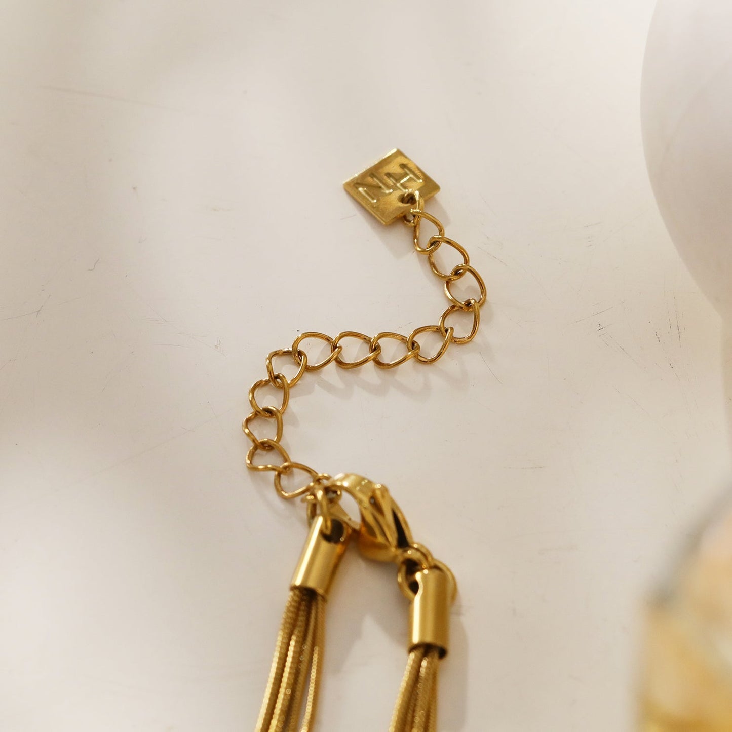 AVEZZANO Gold: Snake-Skin Textured Multi-Strand Chain Necklace - Exquisite Elegance