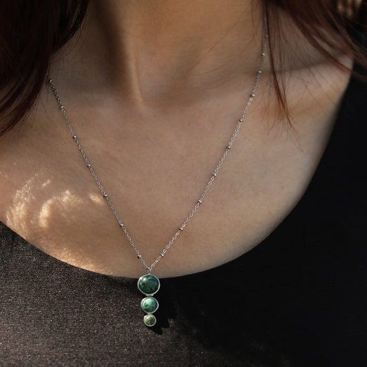 INDY: 3-Stone Pendant Silver Necklace