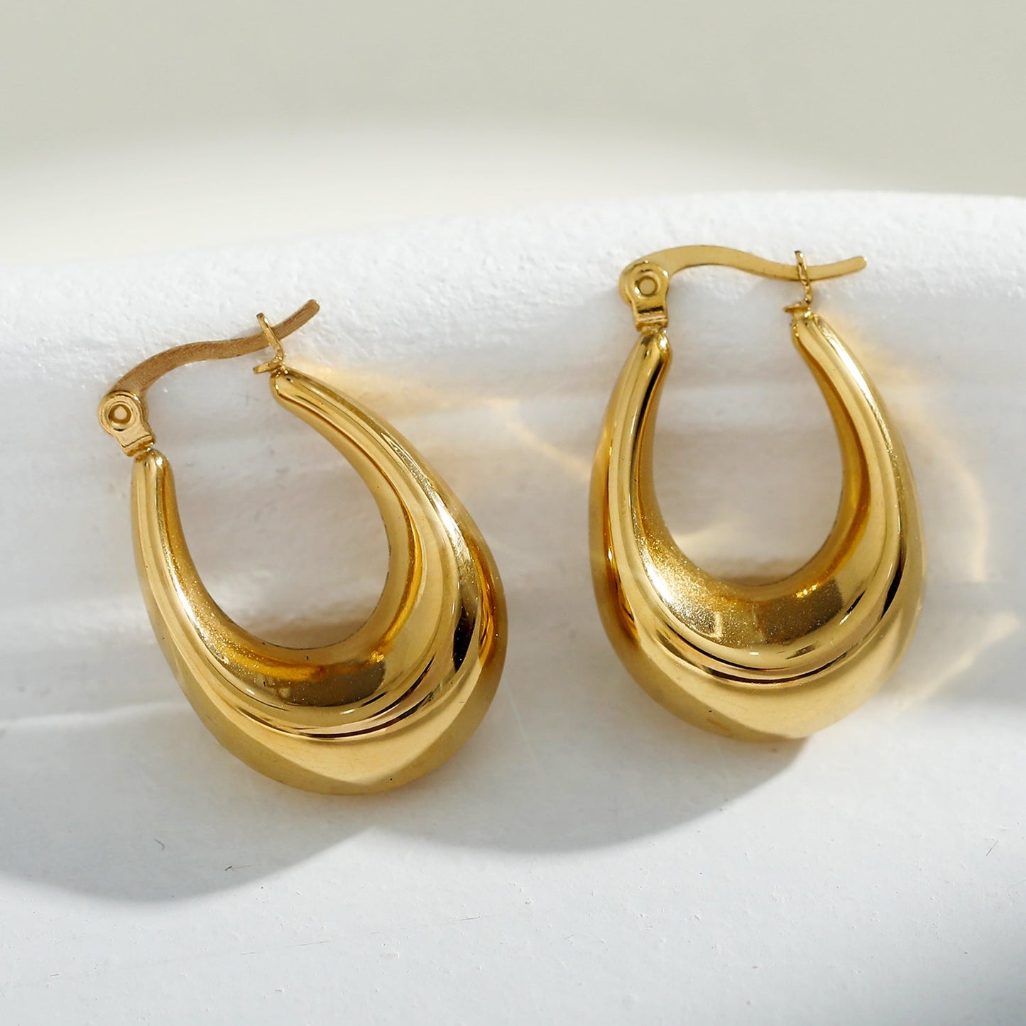 ARINA Chunky Shaped Hoops Gold