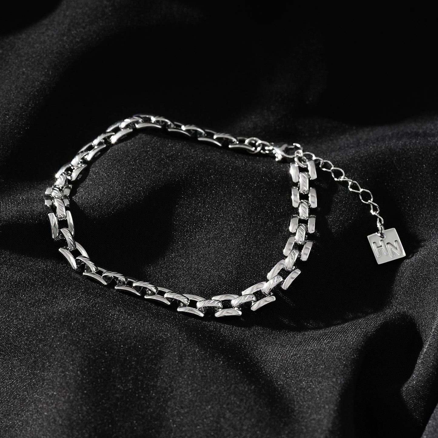 PROVINIA: Retro Watch Style Strap Bracelet in Silver