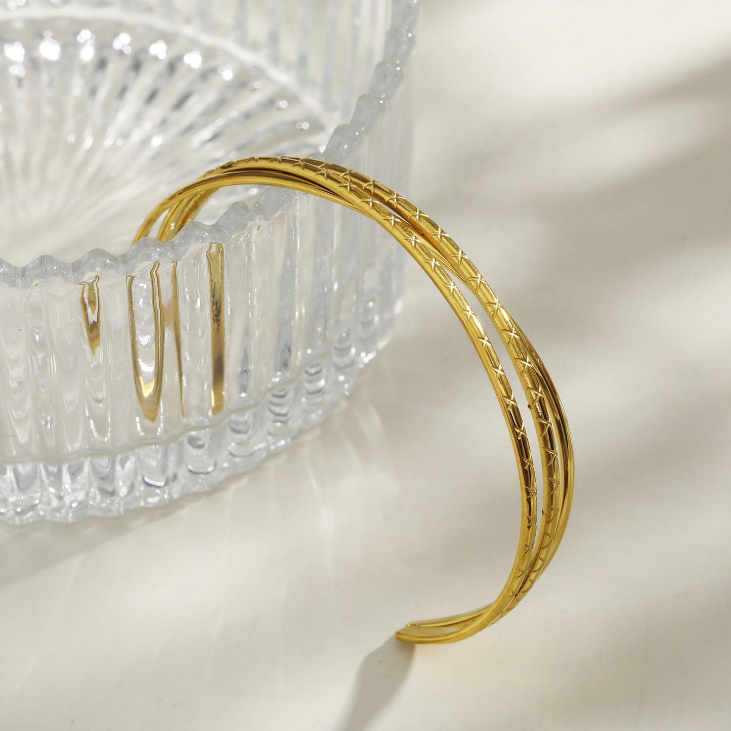 Style RENIE: Triple stacked Overpass Bracelet with Surface Notch Design