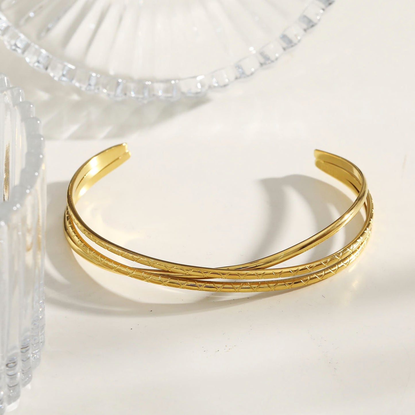 Style RENIE: Triple stacked Overpass Bracelet with Surface Notch Design