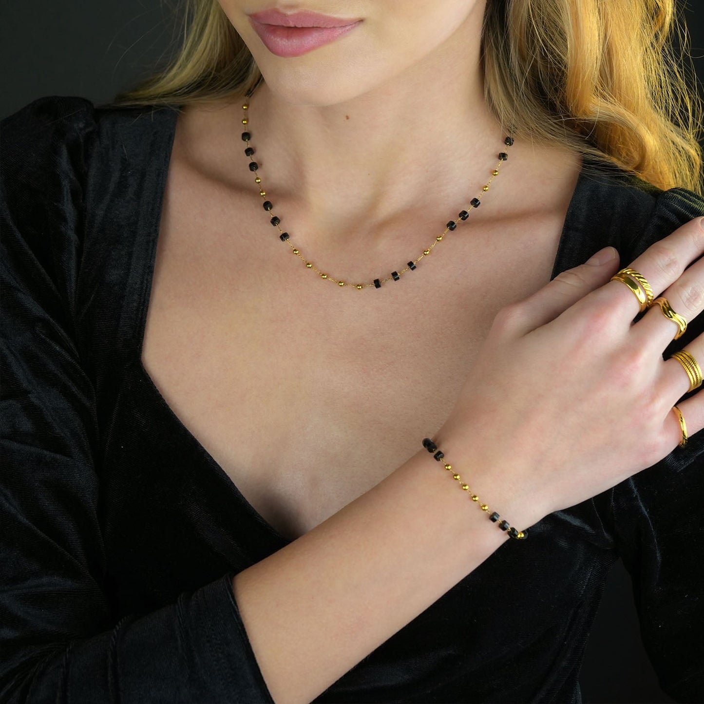 ROSARIO: Black Onyx and Gold Beaded Chain Bracelet