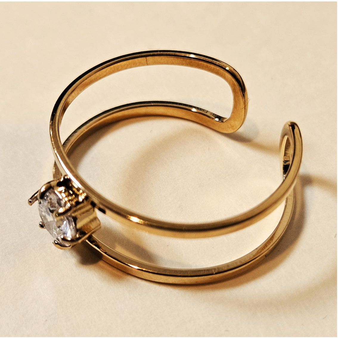 SINTA: Minimalist Double Banded Ring Solitaire Zirconia Centre Piece