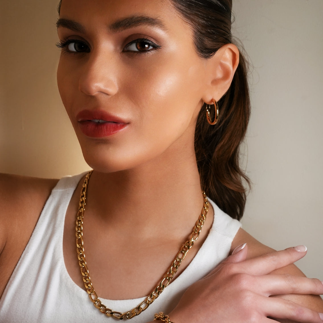 Style SUTTON: Cuban-Link Statement Chain Necklace in Gold