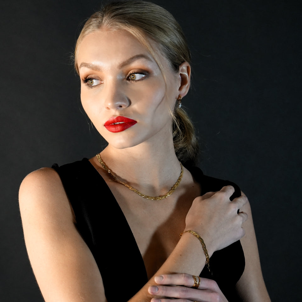 TARA Gold: Intertwined Herringbone Snake Skin Textured Necklace.