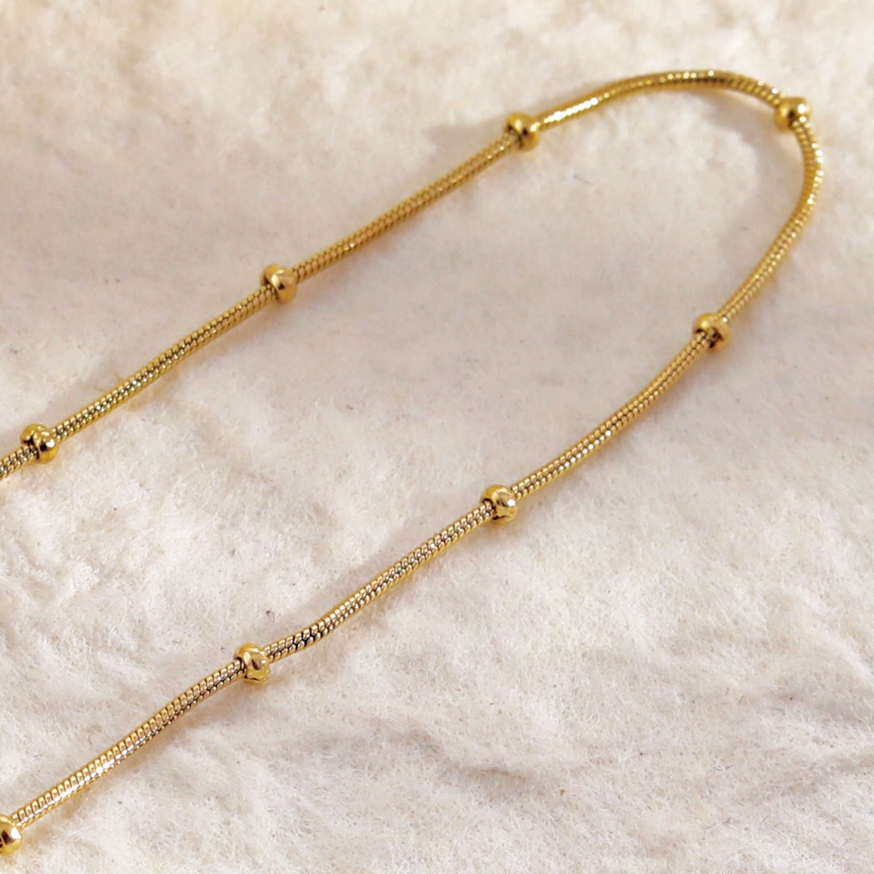 ZAHARA: Mini Textured Beaded Dainty Gold Chain